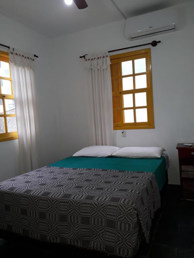 Residencial Colonial Amarelo A 150M Da Praia De Mariscal Aparthotel บอมบินญัส ภายนอก รูปภาพ